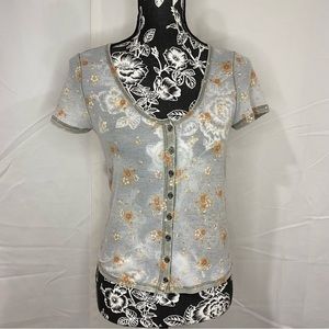 American Eagle gray with flowers blouse​​